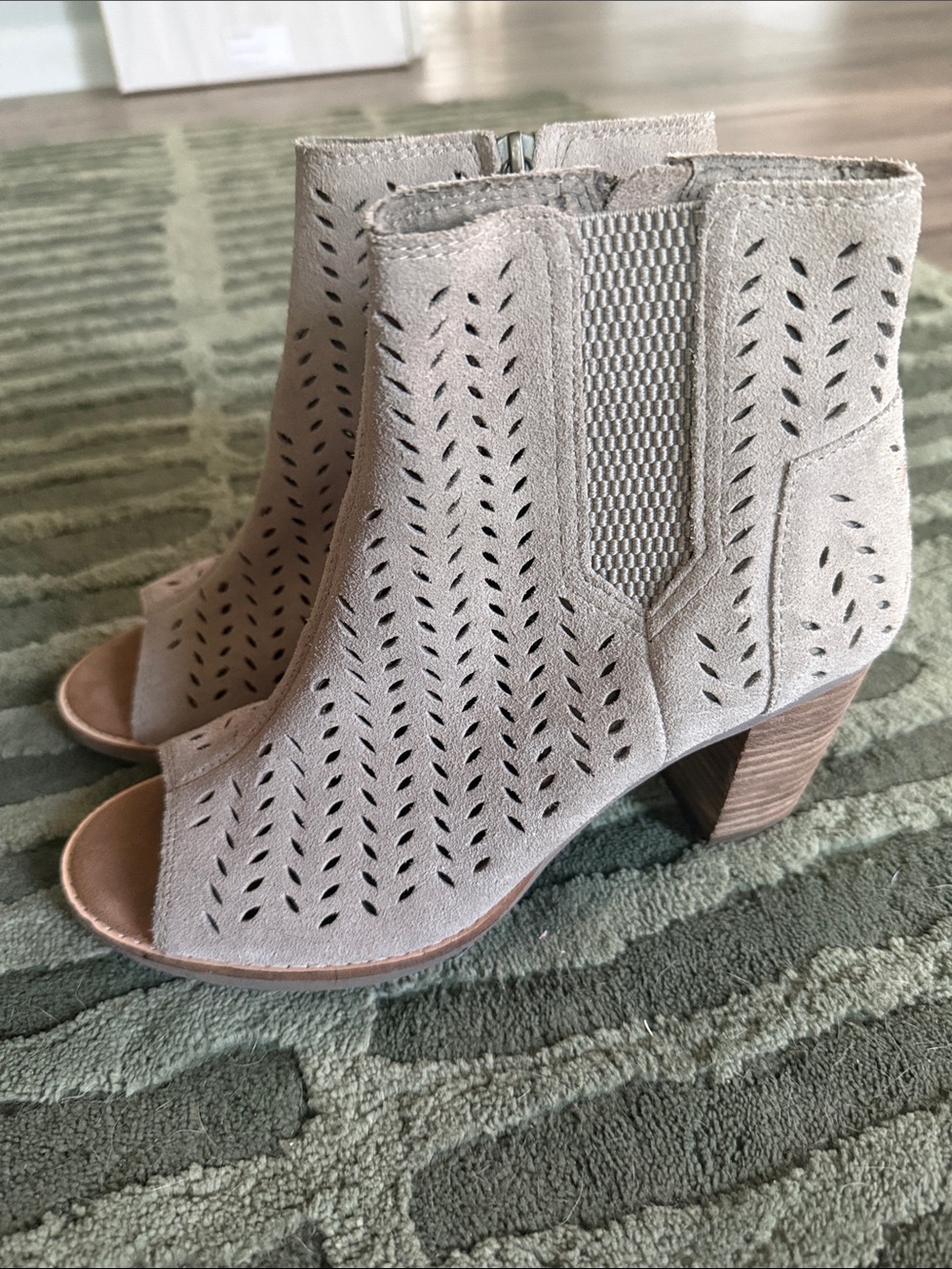 Tom’s Majorca Women's Beige Suede Peep-Toe Ankle Booties